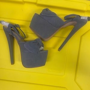 N.Y.L.A. Women's Jollie Ankle-Strap Sandal Platform  gray size 7.5